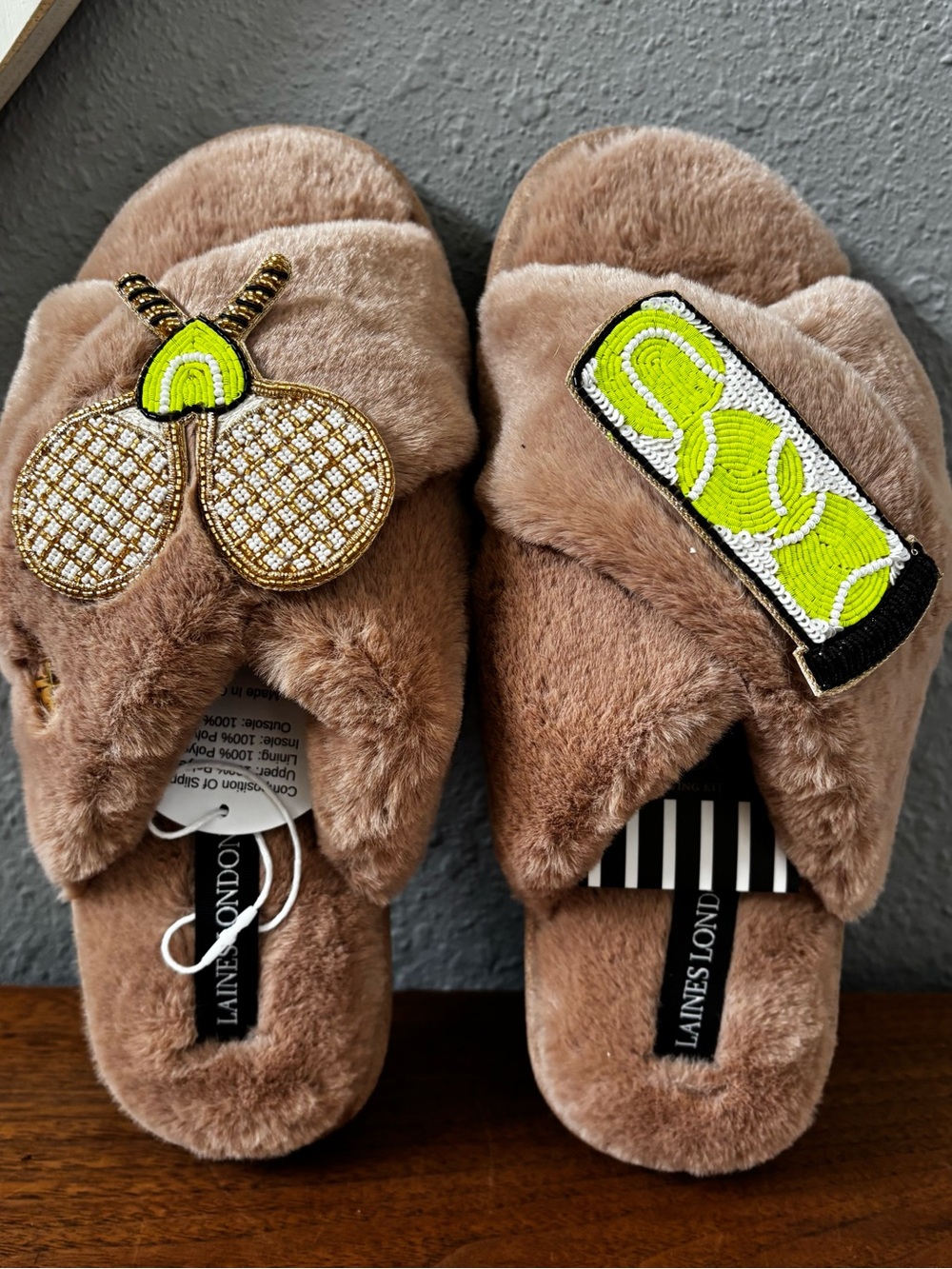 NWT  Laines London Tennis Lover Slippers with Removable Broaches  (M)